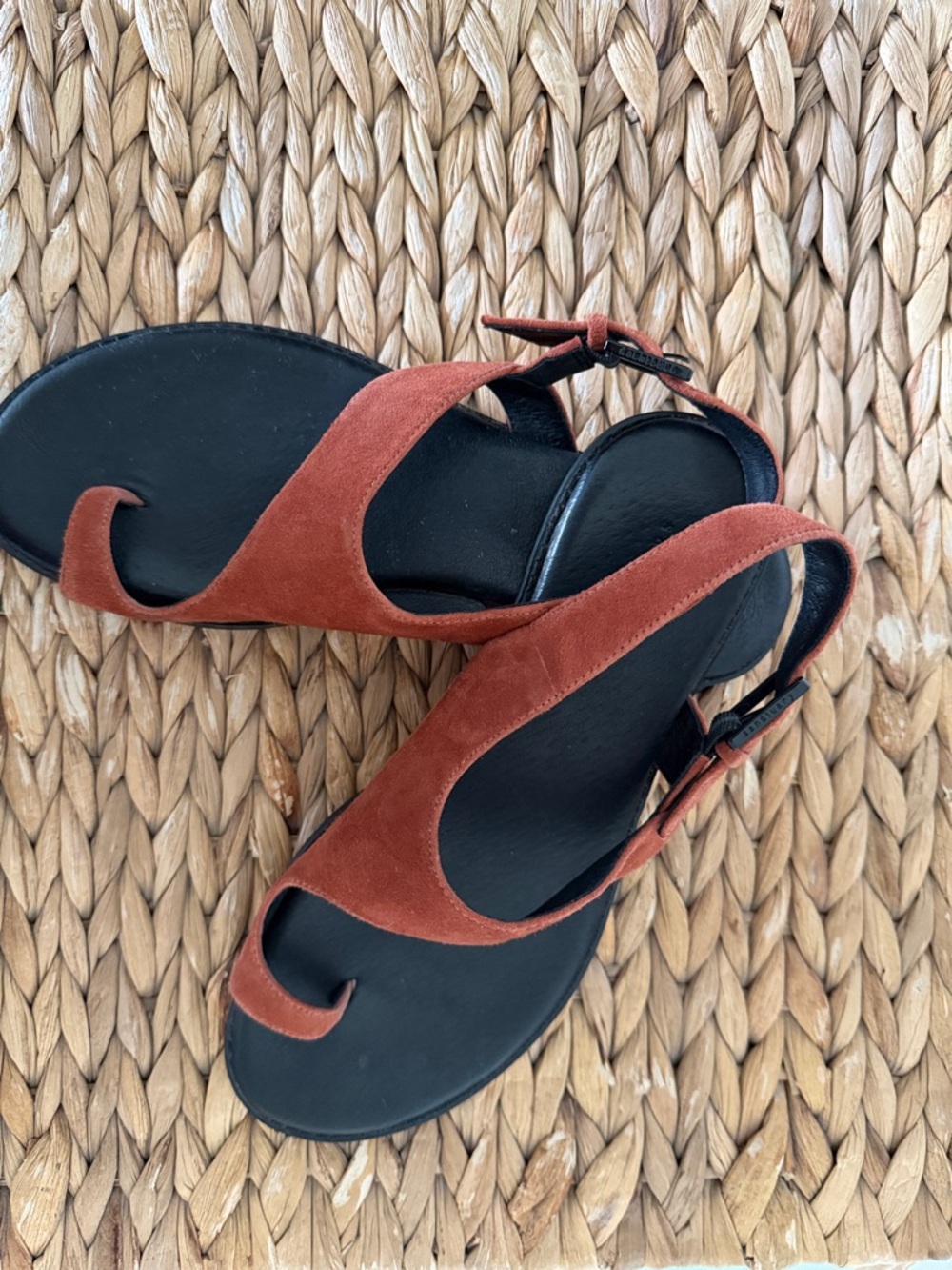 Sanctuary Women’s Suede Toe-Loop Sandals in Rust